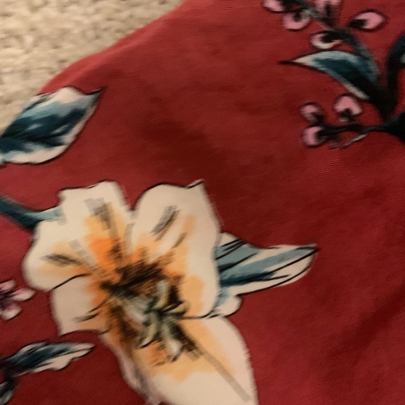 Floral Shorts with Fabric Belt Size M - Picture 4 of 7